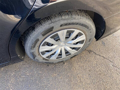 2021 Toyota Camry Hybrid LE