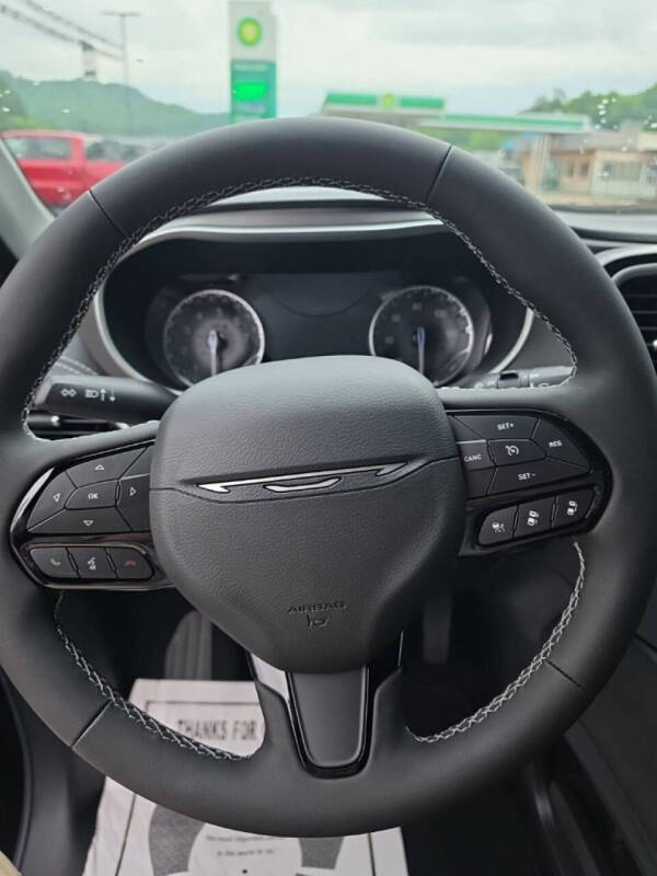 2027 Chrysler Pacifica Limited