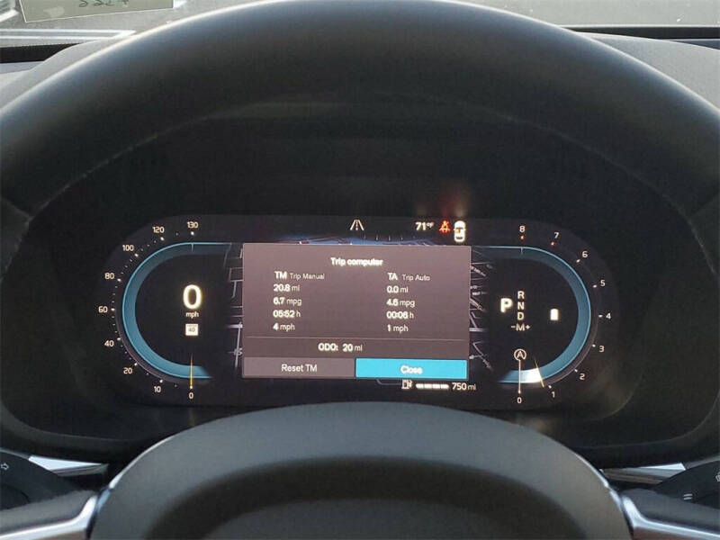 2025 Volvo XC60 B5 Plus Dark Theme