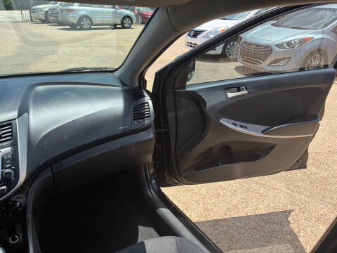 2016 Hyundai Accent SE