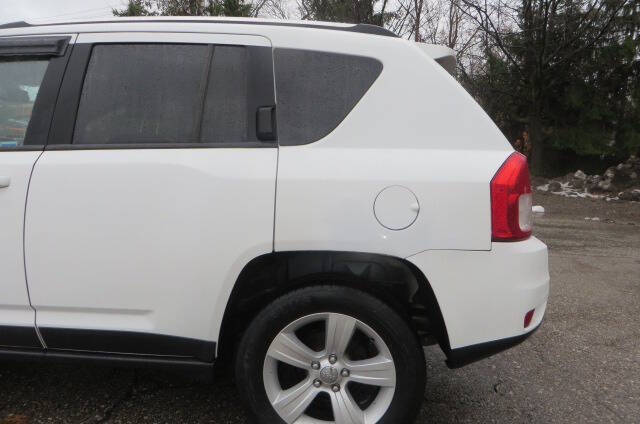 2013 Jeep Compass null photo 28