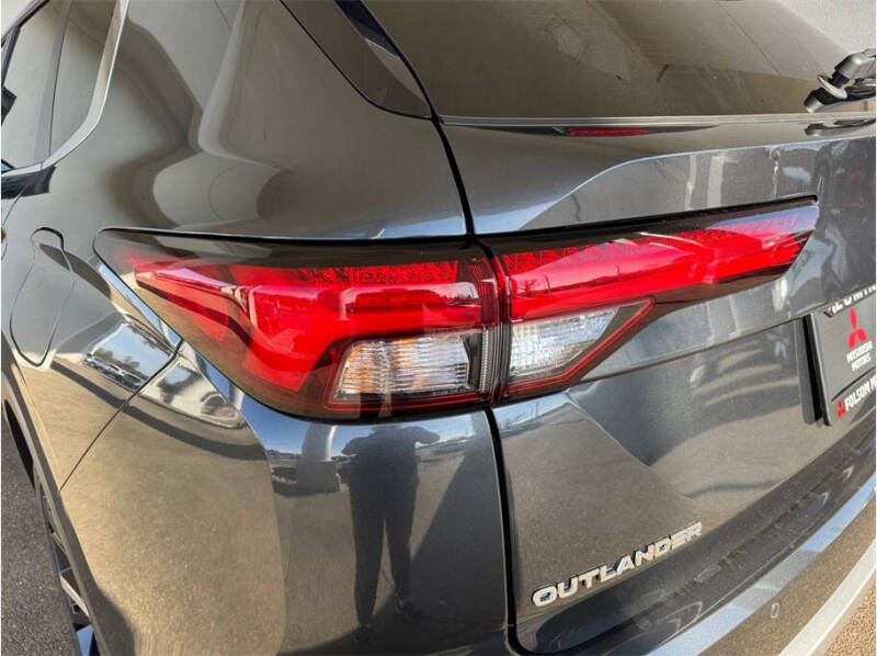 2025 Mitsubishi Outlander PHEV SE