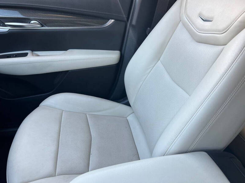 2020 Cadillac XT5 Sport