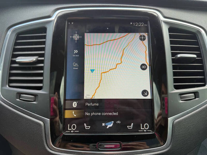 2020 Volvo XC90 T6 Momentum 6-Passenger