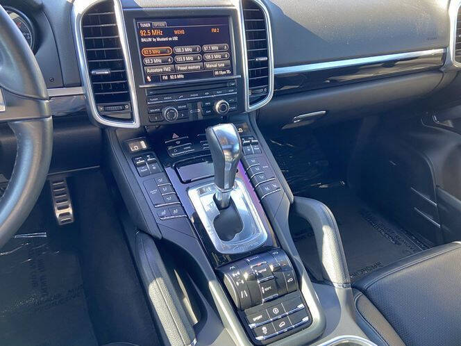 2020 Porsche Macan Turbo