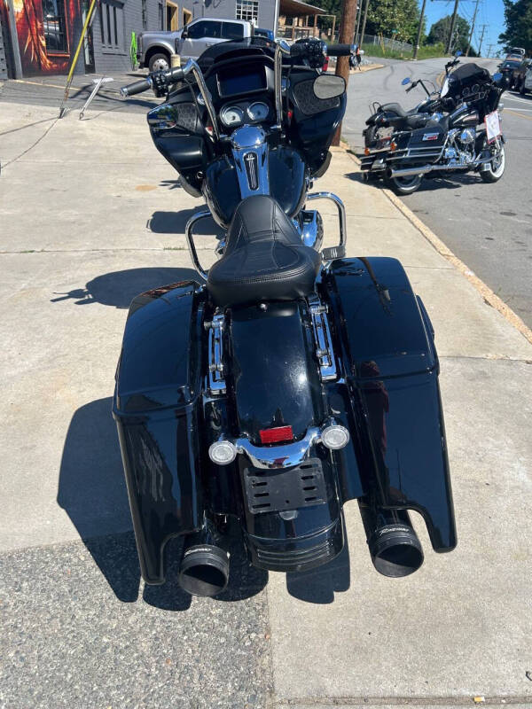 2023 Harley-Davidson Road Glide FLTRX