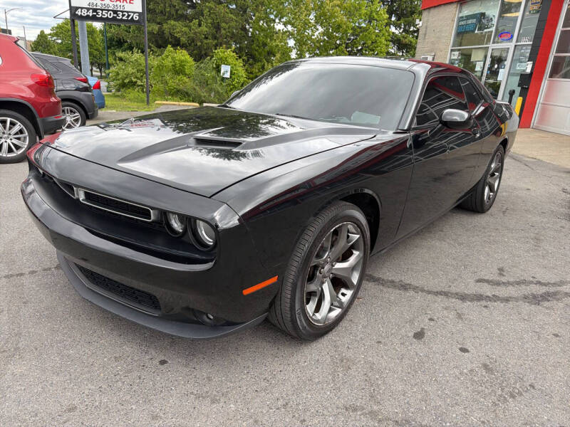 2017 Dodge Challenger SXT Plus