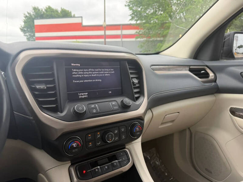 2020 GMC Acadia Denali