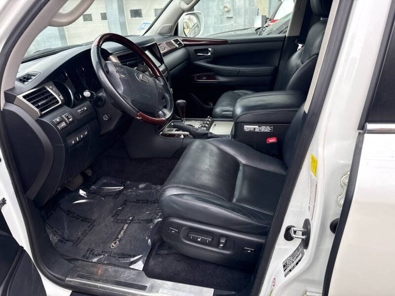 2015 Lexus LX 570