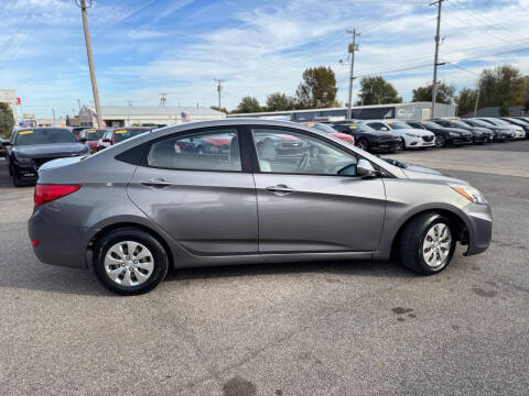 2016 Hyundai Accent SE