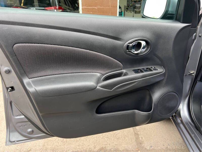 2019 Nissan Versa