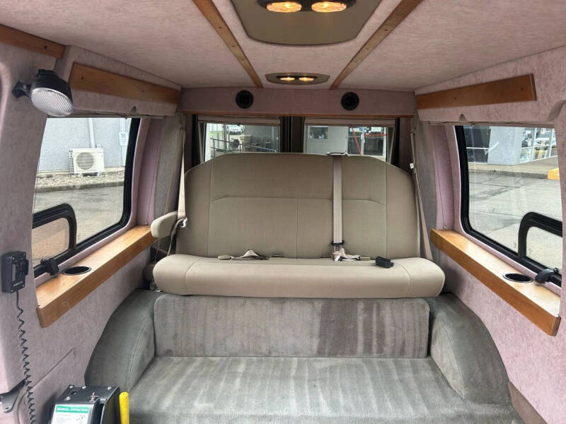 2008 Ford E-Series E-250 SD