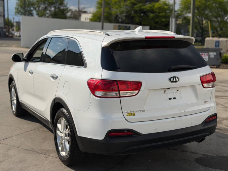 2017 Kia Sorento LX