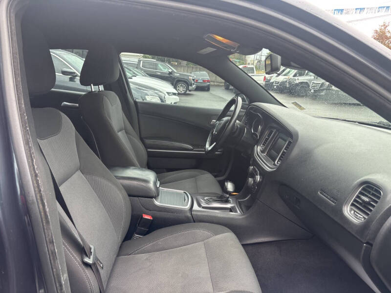 2017 Dodge Charger SE