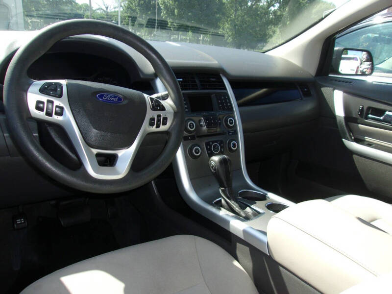 2012 Ford Edge SE photo 6