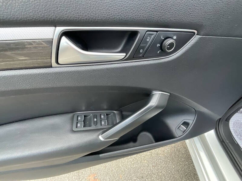 2016 Volkswagen Passat