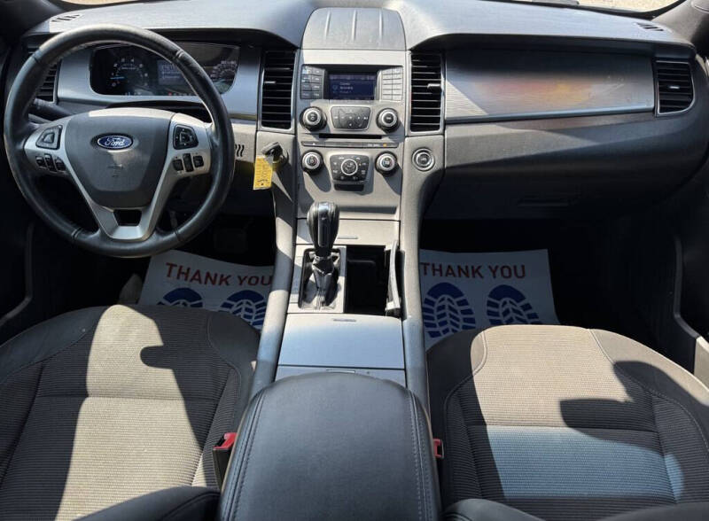 2016 Ford Taurus SEL