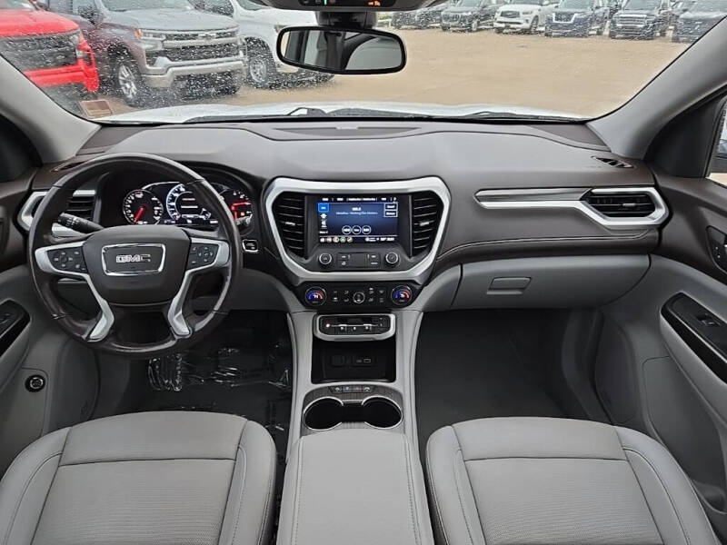 2022 GMC Acadia SLT