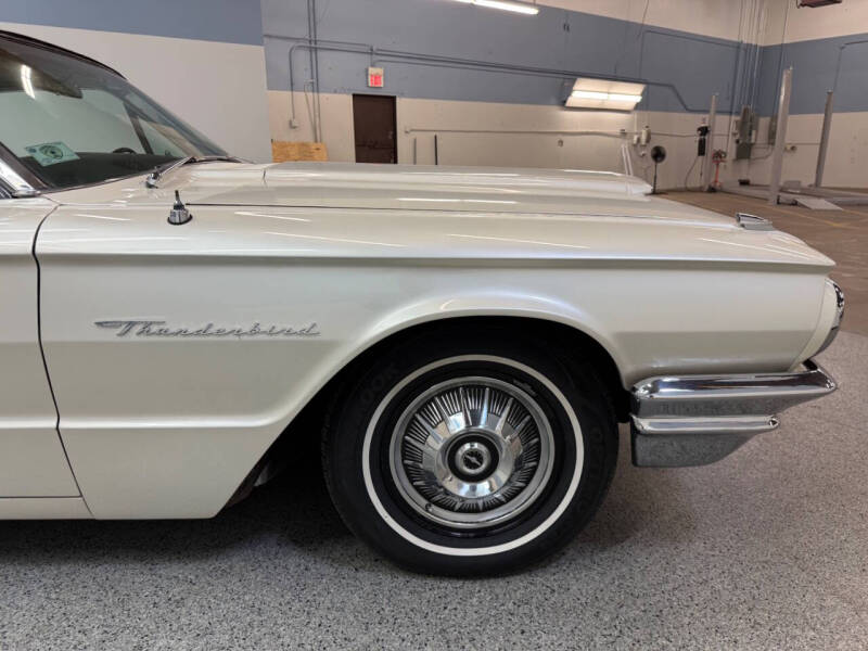 1964 Ford Thunderbird