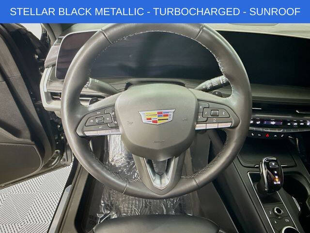 2025 Cadillac XT4 Premium Luxury