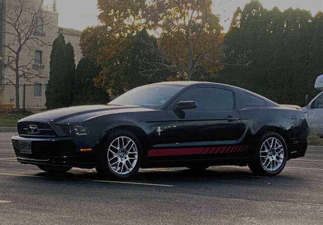 2013 Ford Mustang for sale at Ideal Cars LLC in Skokie, IL