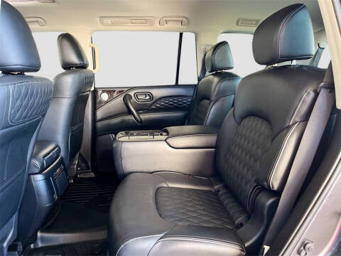 2022 Infiniti QX80 Luxe