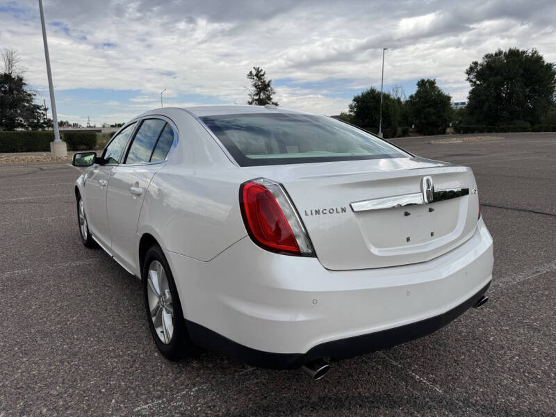 2011 Lincoln MKS