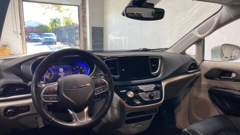 2021 Chrysler Pacifica Touring L