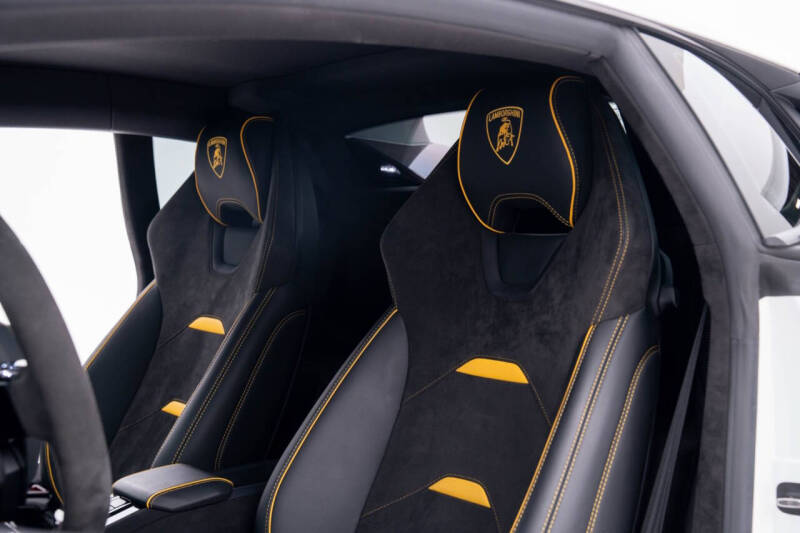 2023 Lamborghini Huracan Tecnica