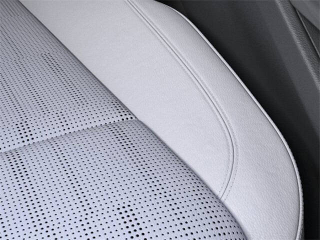 2024 Cadillac LYRIQ Luxury 1