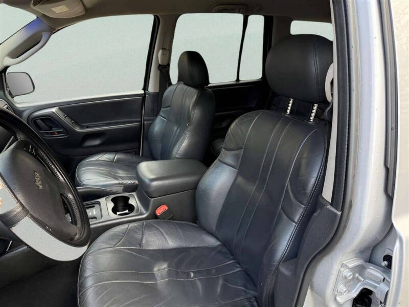 2002 Jeep Grand Cherokee Laredo