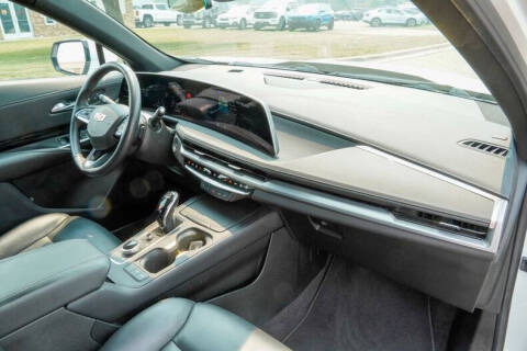 2024 Cadillac XT4 Luxury