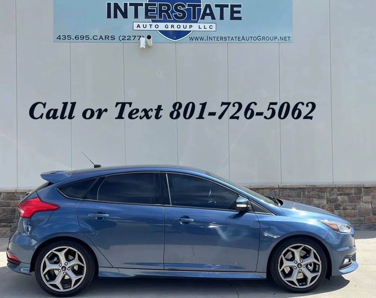 Blue 2018 Ford Focus ST ST 4dr Hatchback 20