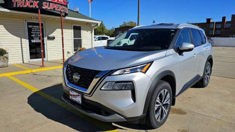 2022 Nissan Rogue SV's photo