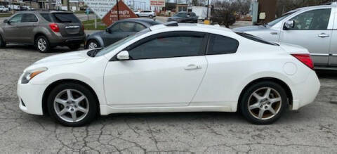 2012 Nissan Altima for sale at STEVE GRAYSON MOTORS in Youngstown OH
