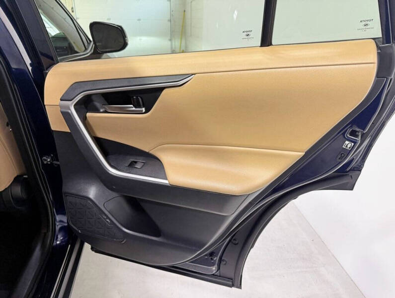 2019 Toyota RAV4 XLE