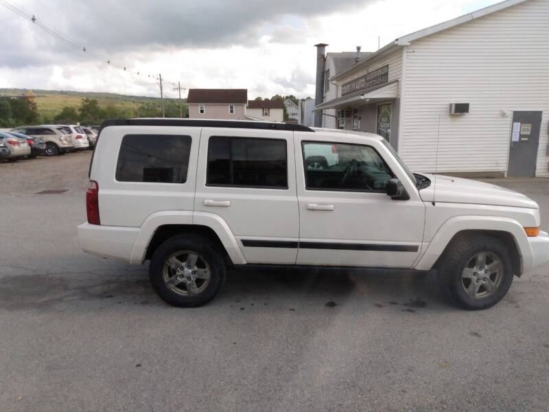 2008 Jeep Commander for sale at ROUTE 119 AUTO SALES & SVC in Homer City PA