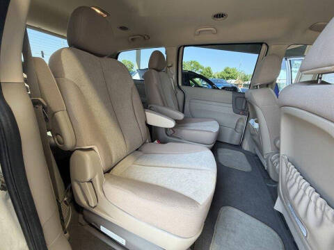 2012 Kia Sedona LX