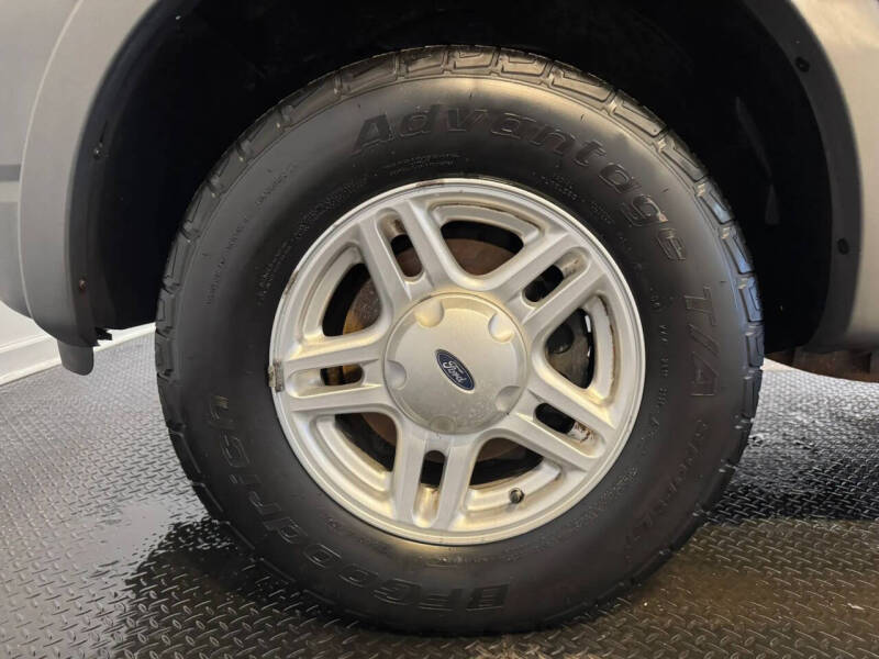 2002 Ford Explorer XLS