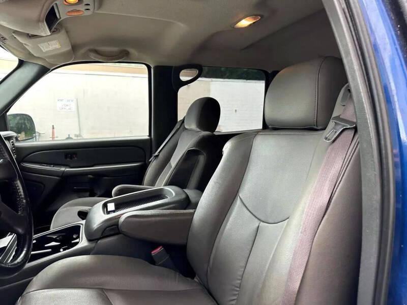 2004 GMC Sierra 2500HD