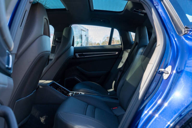 2023 Porsche Panamera Platinum Edition