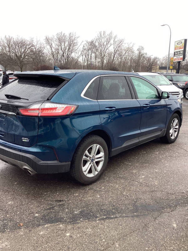 2020 Ford Edge SEL photo 10