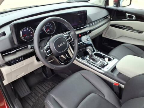 2024 Kia Carnival EX