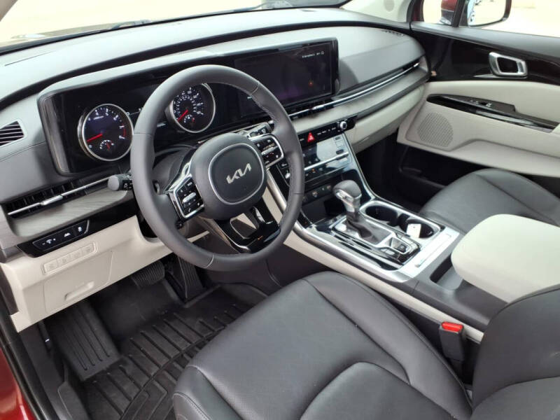 2024 Kia Carnival EX