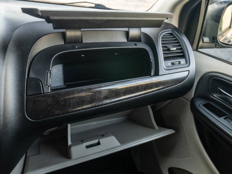 2016 Dodge Grand Caravan SXT Plus