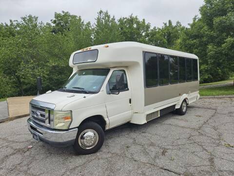 2012 Ford E350 Shuttle Bus  for sale at Allied Fleet Sales in Saint Louis MO