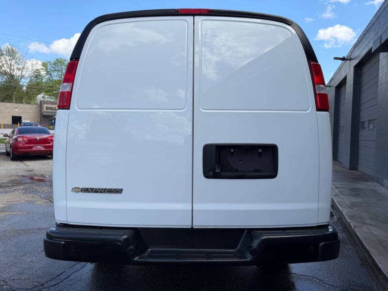2021 Chevrolet Express 2500