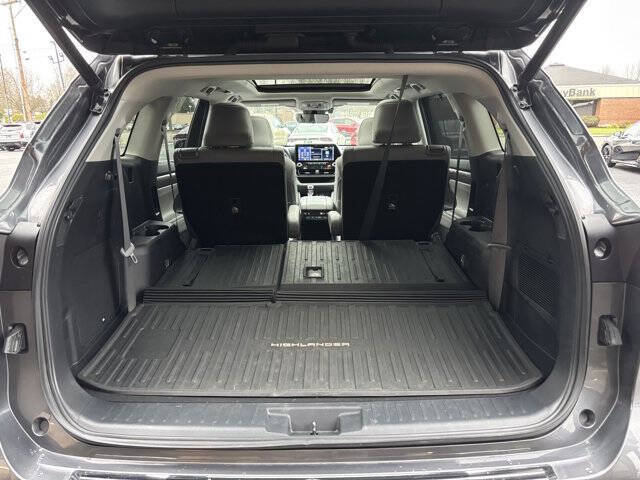 2022 Toyota Highlander Platinum