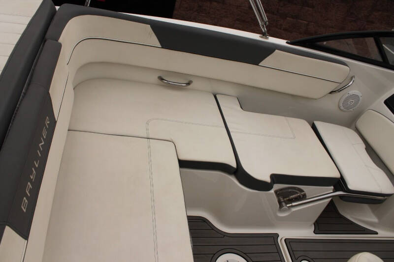 2018 Bayliner VR5 Bowrider