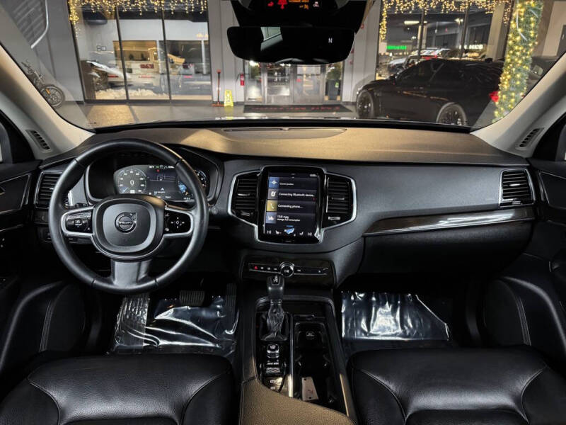 2018 Volvo XC90 T6 Momentum